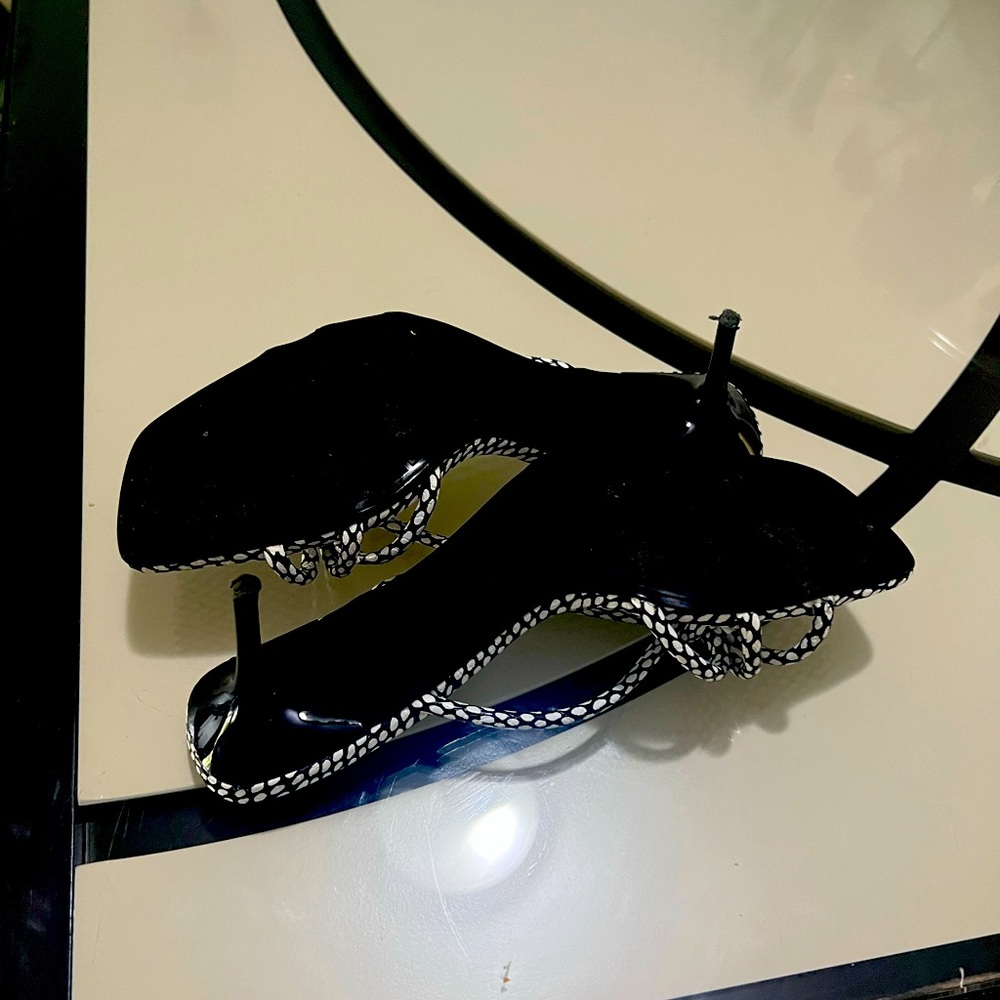 Sandal , mix color Black & white